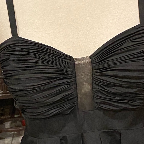 BCBG BLACK BEADED
APPLIQUÉ TAFFETA DRESS size 8 - Picture 4 of 12